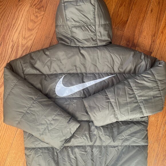 Womens Therma-FIT Puffer Coat - Picture 4 of 11